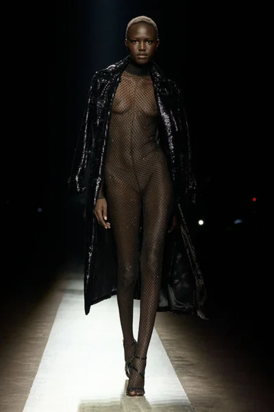 Look 64